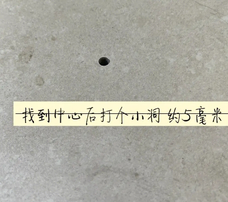 南通市瓷砖空鼓维修公司专业解答在瓷砖铺贴过程中，如果砂料搅拌不均匀，将会带来以下问题